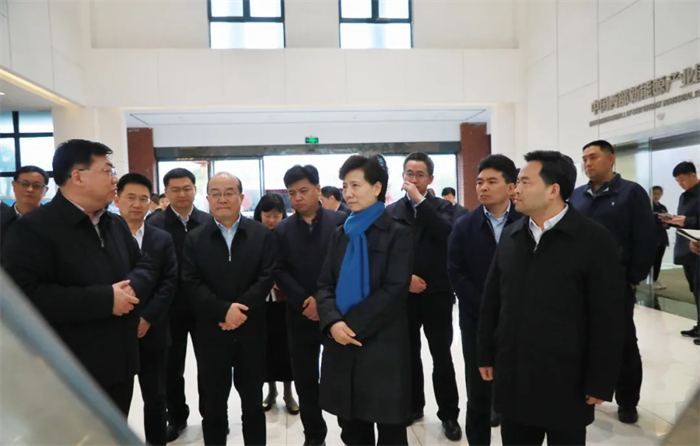 ɭ��������-׷�󿵽�,����һ������